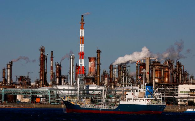 وانخفضت صادرات ايران النفطية الى مليون برميل في اليوم
