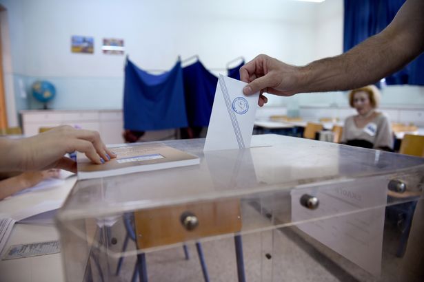 يخشى يونانيون من عودة الدراخما حال التصويت ب 