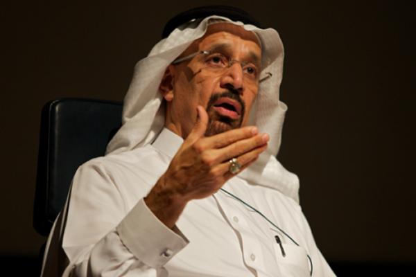 خالد الفالح: تخفيض إنتاج النفط يحتاج لتوافق
