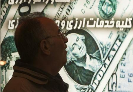 هبوط الريال الايراني الى سعر قياسي جديد