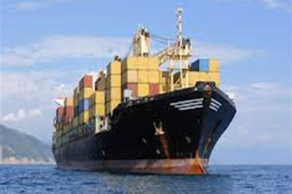 صادرات أميركا تقلصت عام 2015