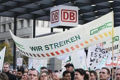 إضراب لعمال مصانع في ألمانيا للمطالبة بزيادة رواتبهم