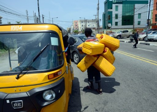 ايطاليا اول مستثمر في قطاع المحروقات بالجزائر