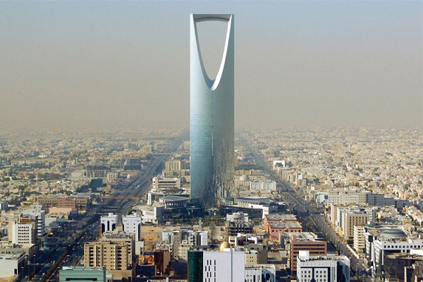 بدأت السعودية بتسليم رخص الاستثمار في قطاع تجارة الجملة والتجزئة