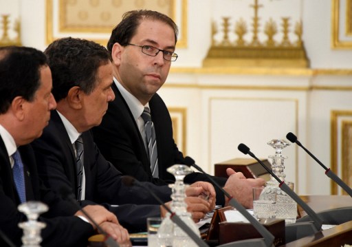 حكومة تونس تخفض رواتب الوزراء