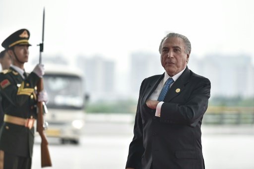 الرئيس البرازيلي يواجه معضلة العجز في الموازنة