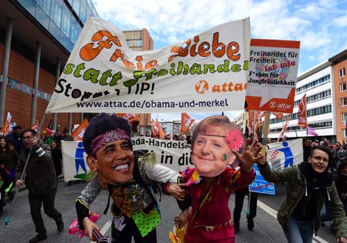 الألمان يتظاهرون ضد مشروع التبادل الحر عبر الأطلسي