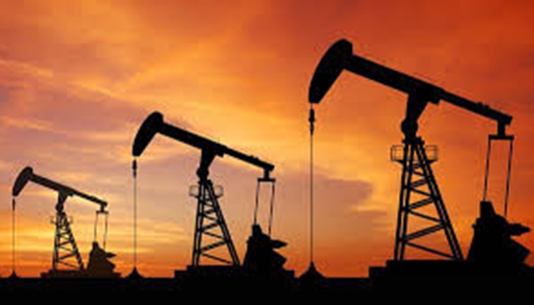 انخفاض اسعار النفط مع انتظار روسيا لخفض اوبك لانتاجها