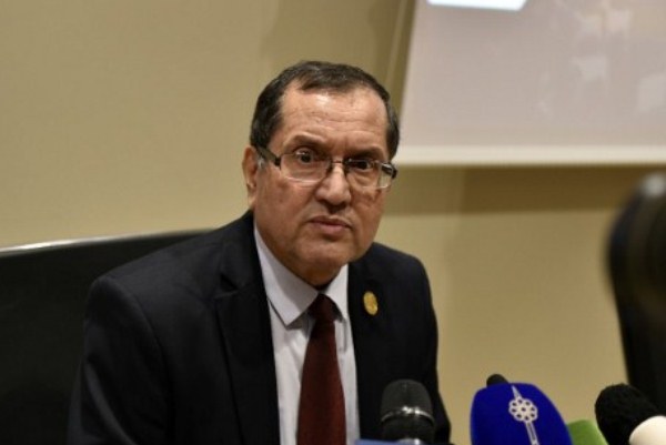 وزير الطاقة الجزائري يؤكد ضرورة تقليص العرض في سوق النفط