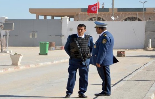 اتفاق على عبور السلع في المعبر الحدودي بين تونس وليبيا