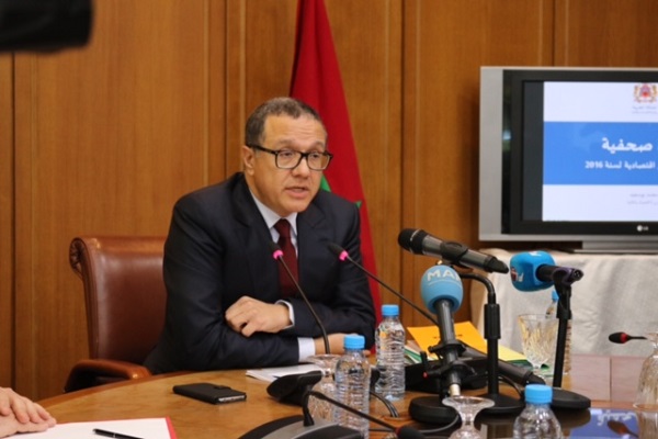 وزير المالية المغربي يؤكد عزم بلده على تحرير سعر الصرف