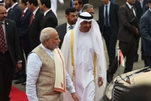 الإمارات والهند توقعان 13 اتفاقية تجارية بمليارات الدولارات