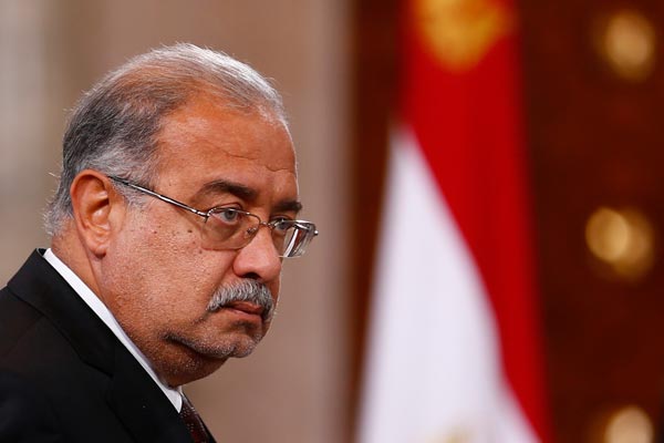 غضب مصري لزيادة رواتب مسؤولين في الحكومة