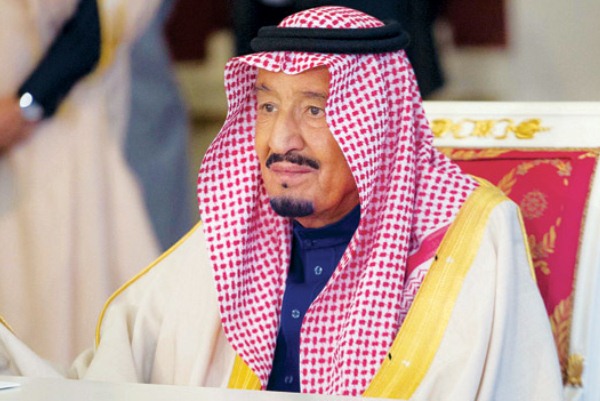 الملك سلمان يؤكد الحرص على استقرار سوق النفط