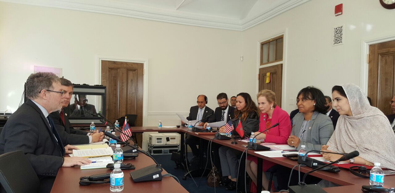 الوفد المغربي خلال مباحثاته مع المسؤولين اللميركيين في واشنطن 