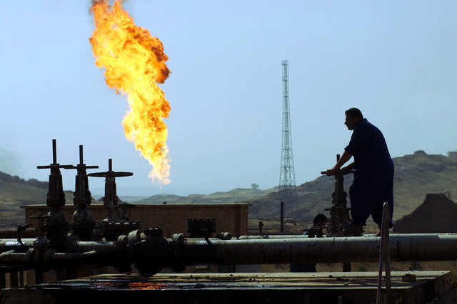 بغداد تحذر شركات النفط من ابرام عقود دون علم الحكومة