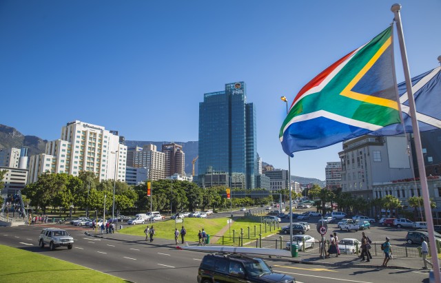 اقتصاد جنوب أفريقيا يترنح على خلفية التوتر السياسي