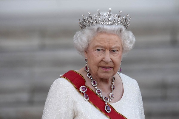 أموال للملكة إليزابيث استثمرت في ملاذات ضريبية