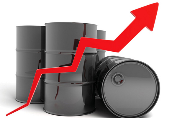 أسعار النفط تسجل ارتفاعا قياسيا الأكبر منذ عامين