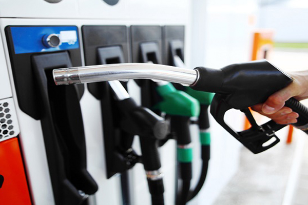 3 دول خليجية ترفع أسعار الوقود