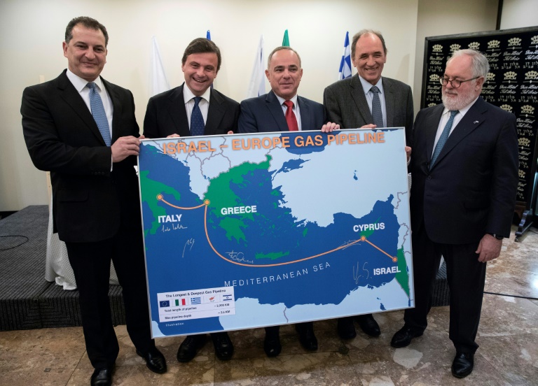 قبرص واليونان وإسرائيل وإيطاليا توقع اتفاقًا لبناء أنبوب نفط تحت البحر