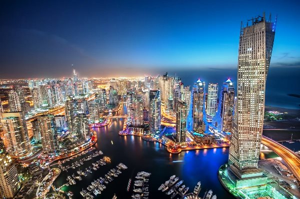 دبي تعتمد أكبر موازنة في تاريخها