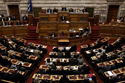 البرلمان اليوناني يوافق على آخر ميزانية تقدم في ظل خطة الانقاذ