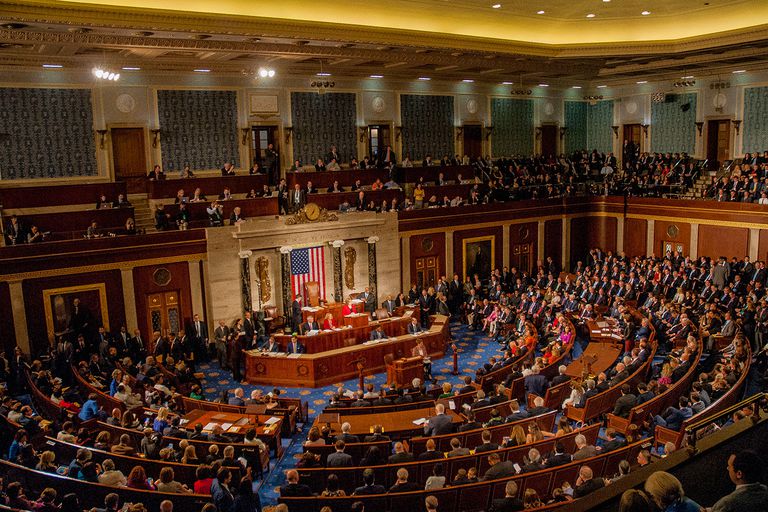 الكونغرس الاميركي يحاول تفادي أزمة ميزانية خلال عيد الميلاد