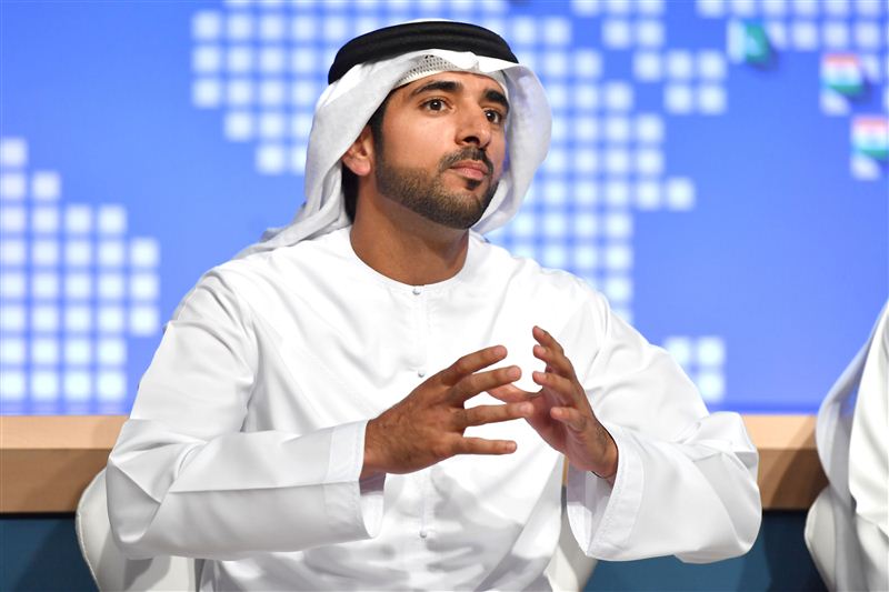 حمدان بن محمد يشهد افتتاح منتدى الدبلوماسية والاتصال