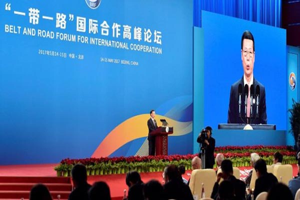 الرئيس الصيني يطرح نفسه سدًا منيعًا ضد سياسة الحمائية