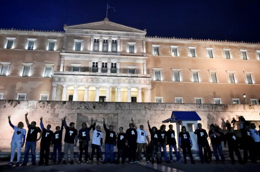 البرلمان اليوناني يصوت على إجراءات تقشف جديدة