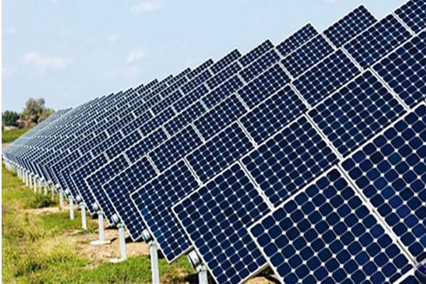 أبوظبي تكشف عن أكبر محطة مستقلة للطاقة الشمسية
