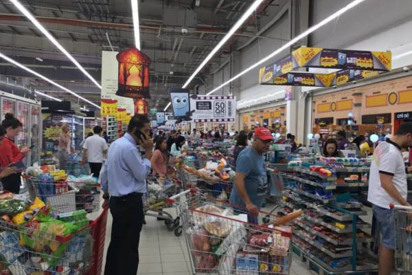 قطر: مخزون السلع الغذائية الأساسية يكفي لأكثر من 12 شهرًا
