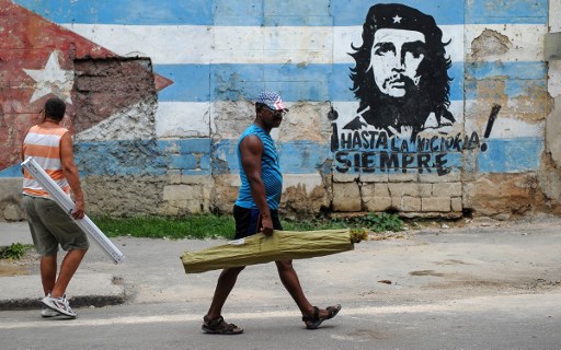 القيود الاميركية تستهدف الجيش الكوبي عماد الاقتصاد
