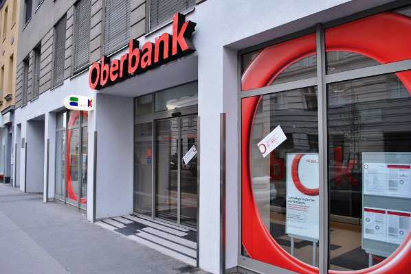 إيران تحصل على اول قرض من بنك اوروبي بعد رفع العقوبات
