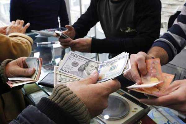 عشرات من المعتقلين في السجون الايرانية للتلاعب في العملة