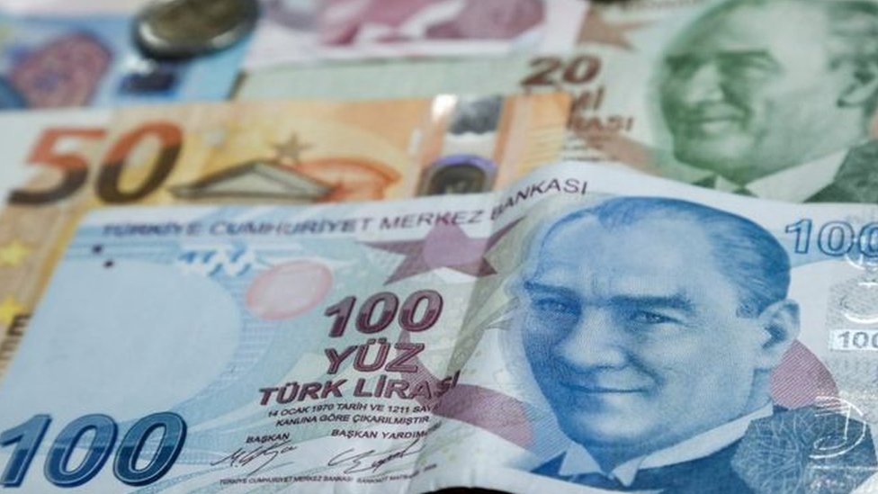 البنك المركزي التركي يرفع أسعار الفائدة لإنقاذ الليرة رغم معارضة إردوغان
