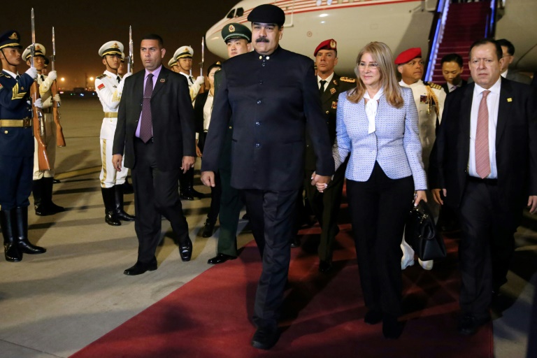 مادورو يأمل بتوقيع اتفاقات اقتصادية في بكين