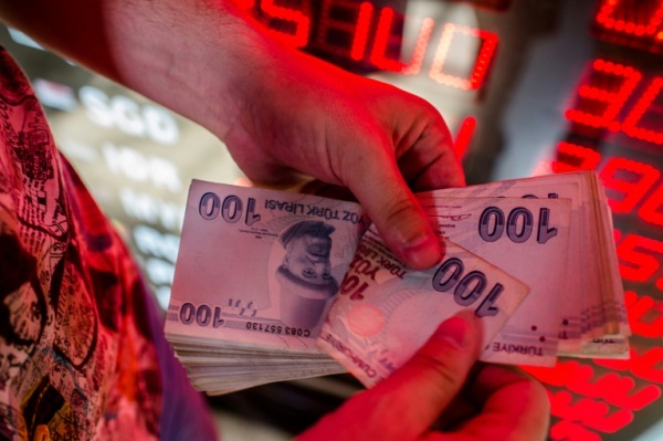وزير المال التركي يتوقع تراجع النمو وازدياد التضخم