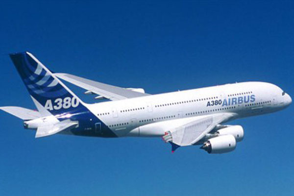 الإمارات قد تجبر ايرباص وقف انتاج طائرات «ايه380»