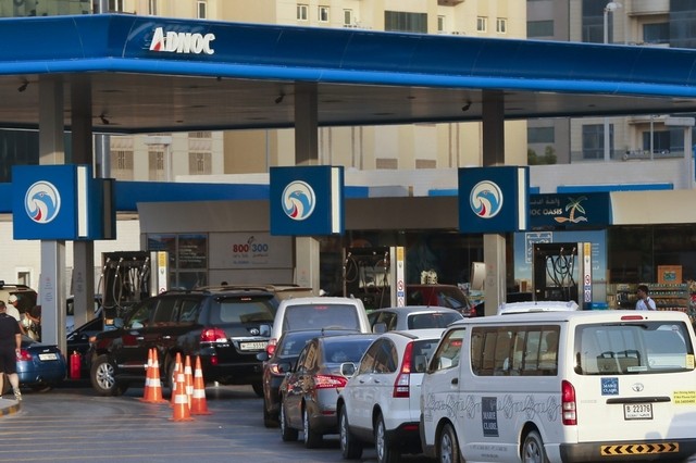 أسعار الوقود في الإمارات إلى تصاعد مع تطبيق الضريبة المُضافة