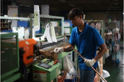 نقص اليد العاملة يرغم اليابان على تشريع أبوابها للأجانب