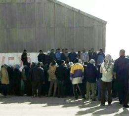 عمال مصنع سكر إيراني يضربون عن العمل
