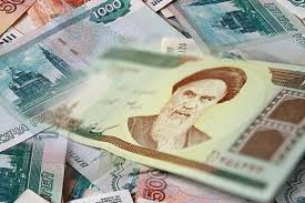 إيران تضبط سعر صرف الريال لتفادي انهياره