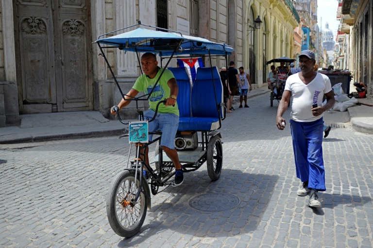 كوبا تعتزم تعديل دستورها لإتاحة المزيد من الانفتاح الاقتصادي