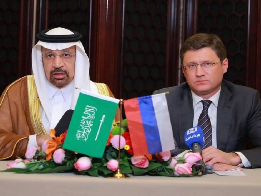السعودية وروسيا تتفقان على ضمان استقرار أسعار النفط