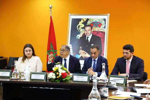 إدريس الكراوي رئيس مجلس المنافسة المغربي متحدثاً في اللقاء الصحافي الذي عقده اليوم في الرباط