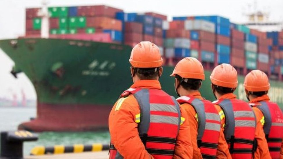 صادرات الصين تشهد أكبر تراجع لها منذ ثلاث سنوات في ظل حربها التجارية مع أمريكا
