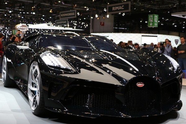 بوغاتي تكشف عن سيارة جديدة بيعت بأكثر من 11 مليون دولار