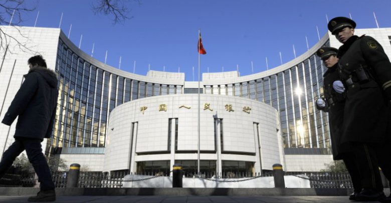 حاكم البنك المركزي الصيني يؤكد أن بكين لن تخفض قيمة عملتها لتحفيز الصادرات